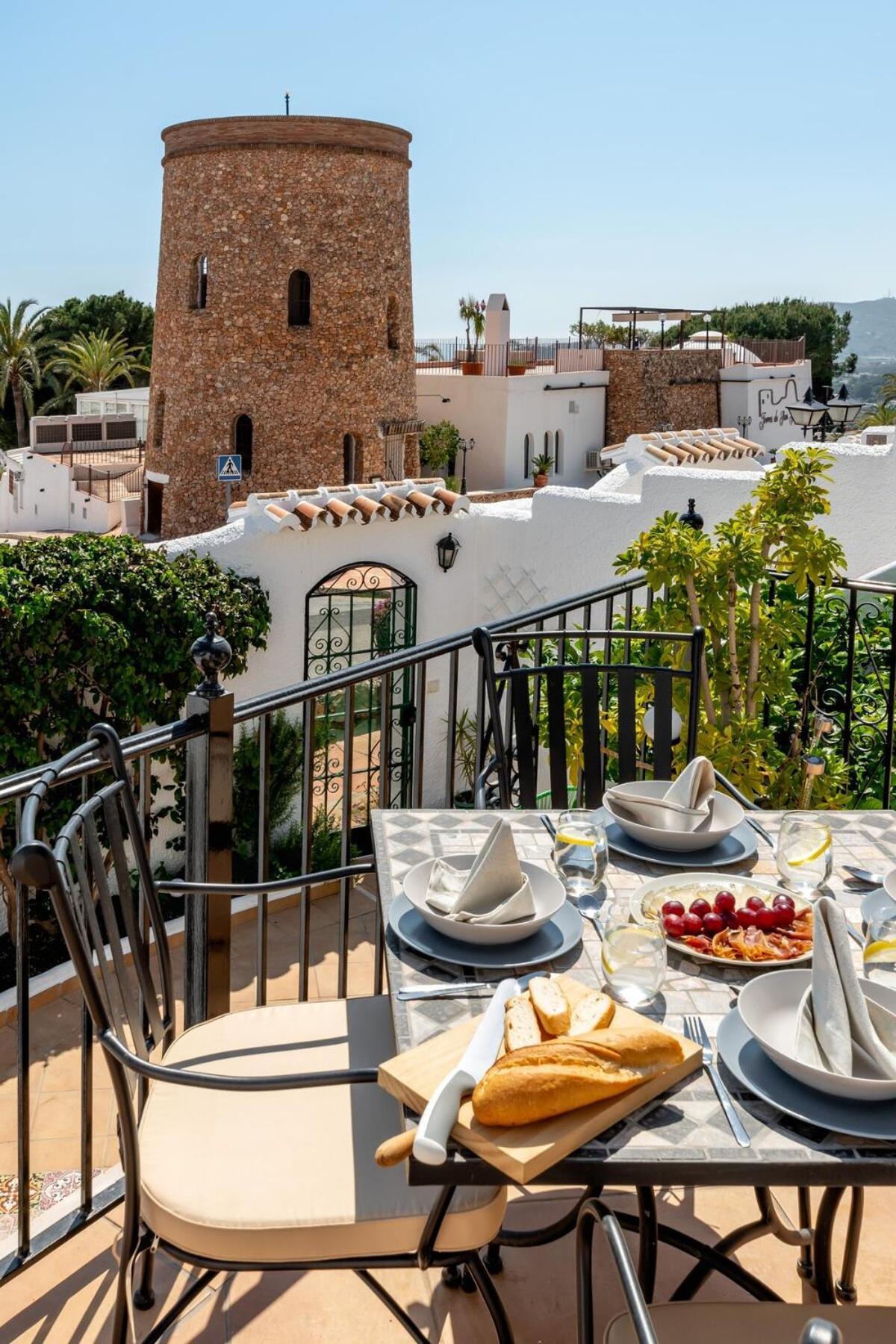 Hermosa Casa Con Terraza E Increibles Vistas Al Mar Y La Montana Nerja Extérieur photo